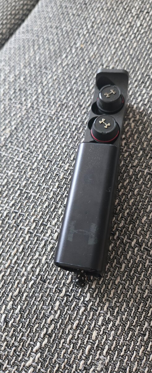Sluchátka JBL Under Armour True Wireless Flash - 2