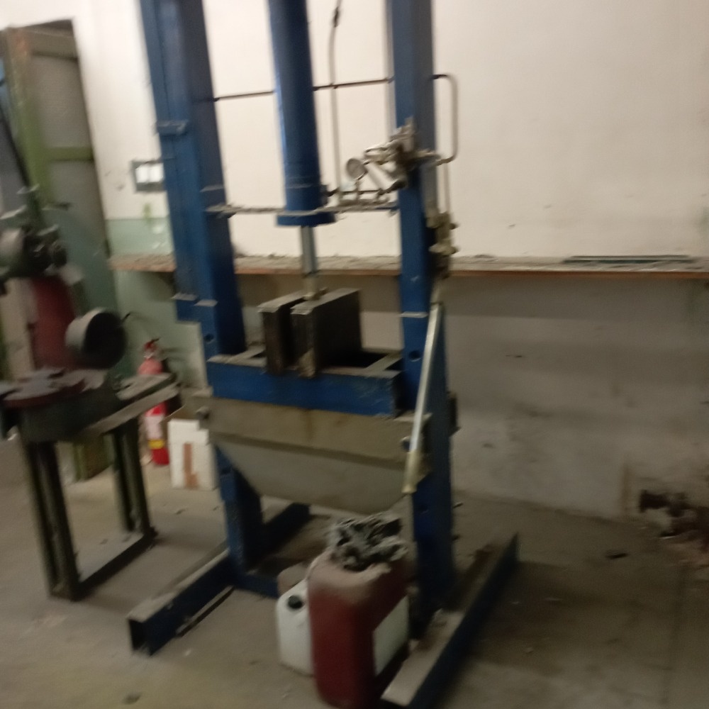 Hydraulický lis - 2