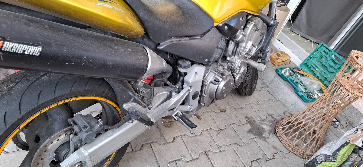 Honda Hornet 900 - 2