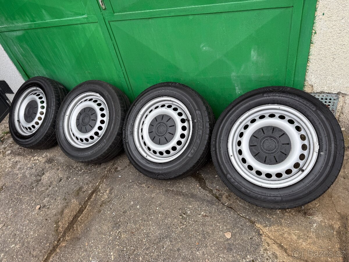 VW Transporter Multivan T5-letní sada 205/65/16C - 2