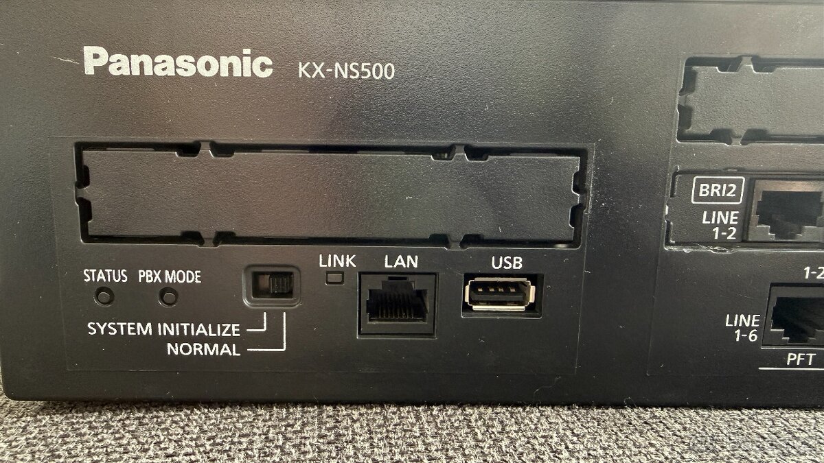 Telefonní ústředna Panasonic KX-NS500CE - 2