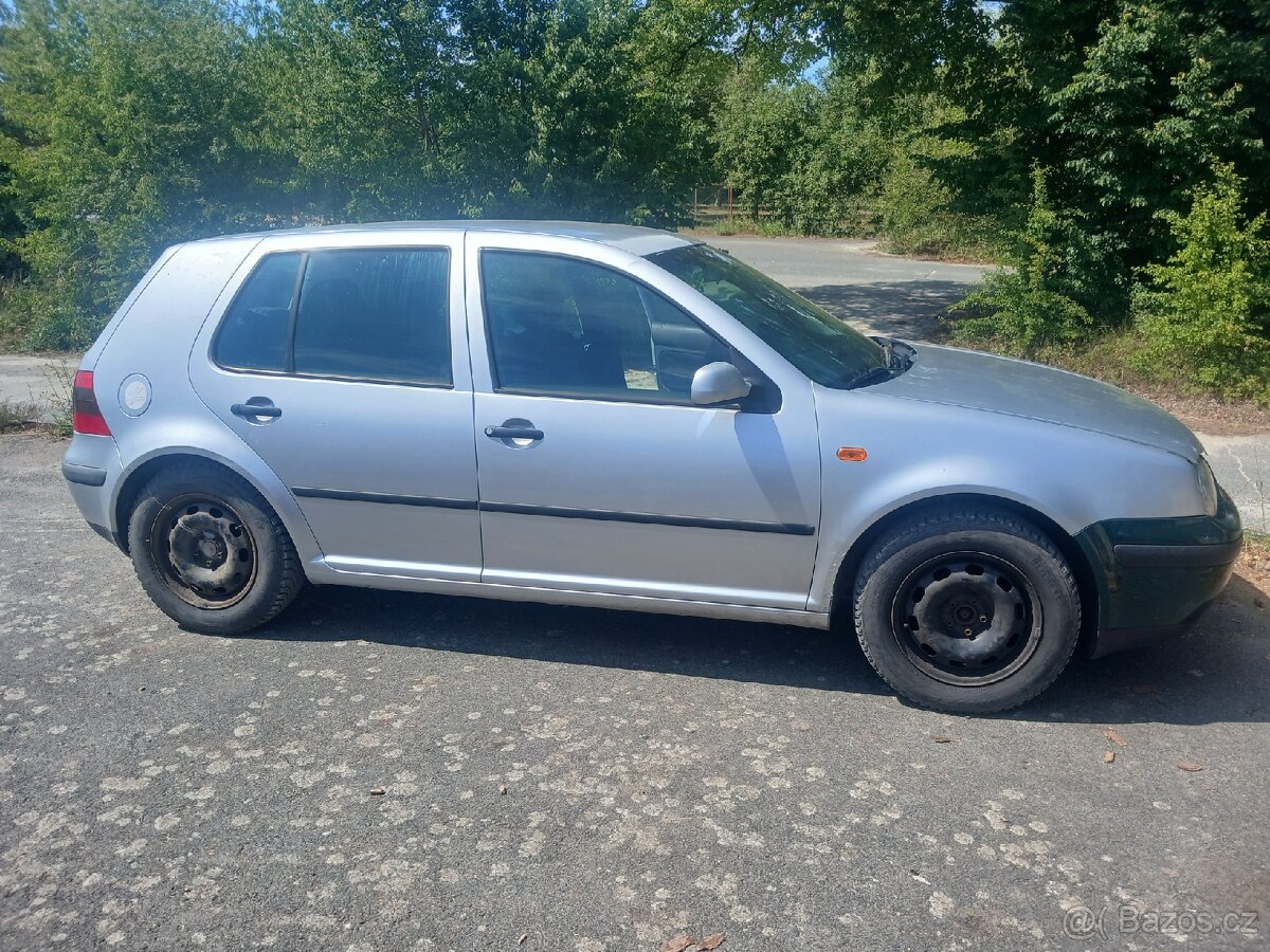 Prodám/vyměním golf,seat - 2