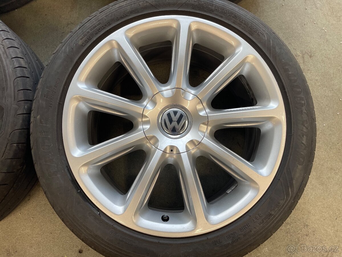 VW Passat B8 235/45/18 - 2