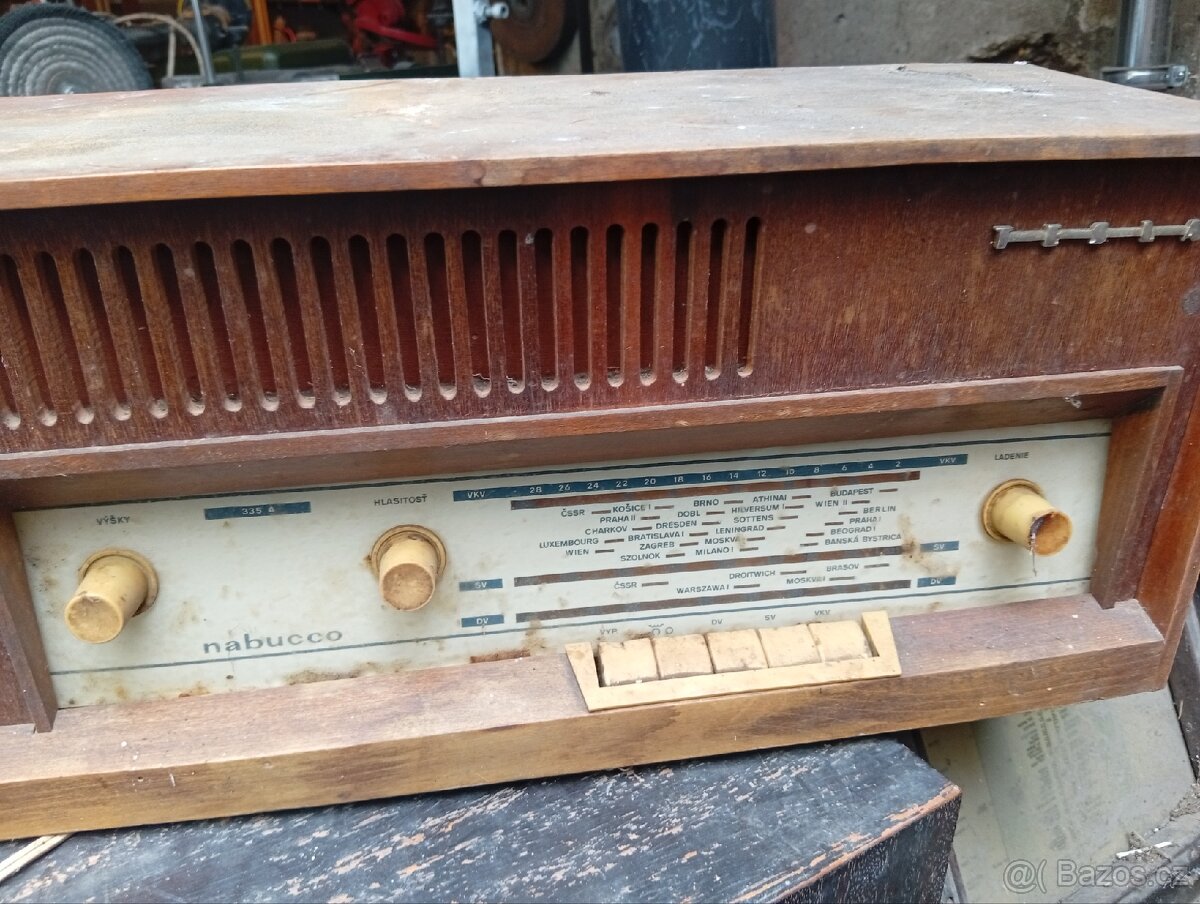 Starý rádio tesla - 2