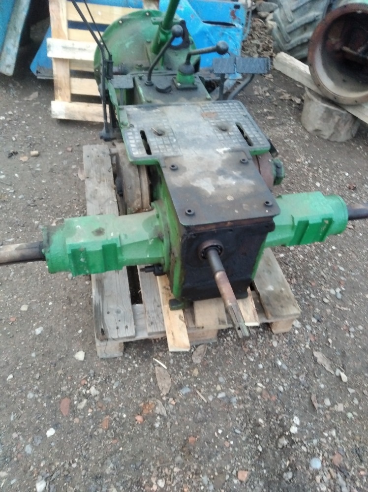 Prodám pěknou převodovku na ZETOR 25 - SADAŘ - 2