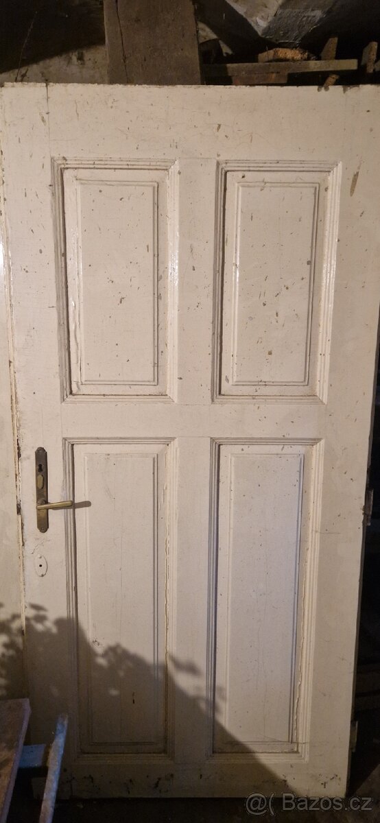 Dveře - masiv (na renovaci) - 2