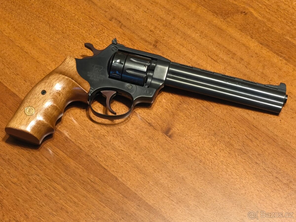 Revolver ALFA 661 - černý, dřevo cal. 6mm flobert - 2