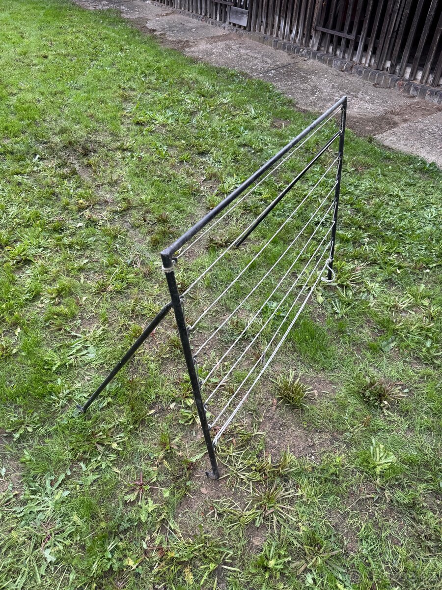 Sušák na prádlo do okna - 2