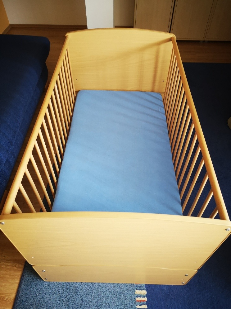 prodám dětskou postýlku - 2