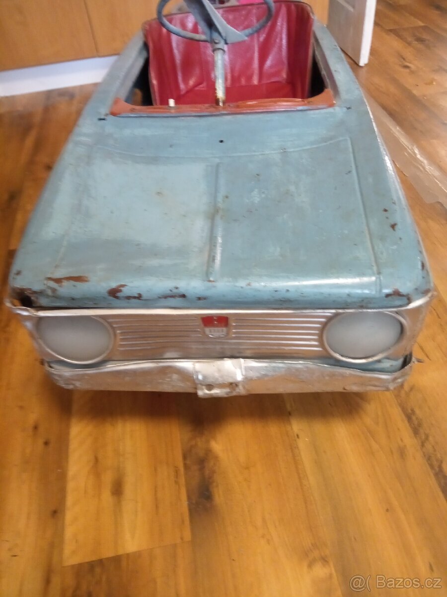Dětské šlapací auto Moskvič - 2