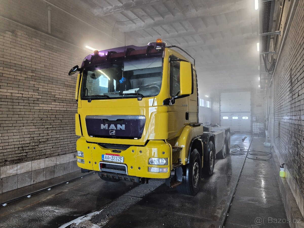 Hákový nosič kontejneru Man TGS 8x4 - 2