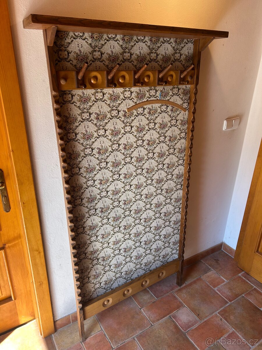 Předsíň, věšak - 2