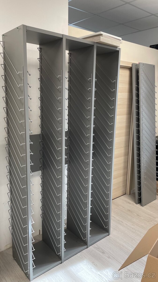 Výstavní stojan - 2