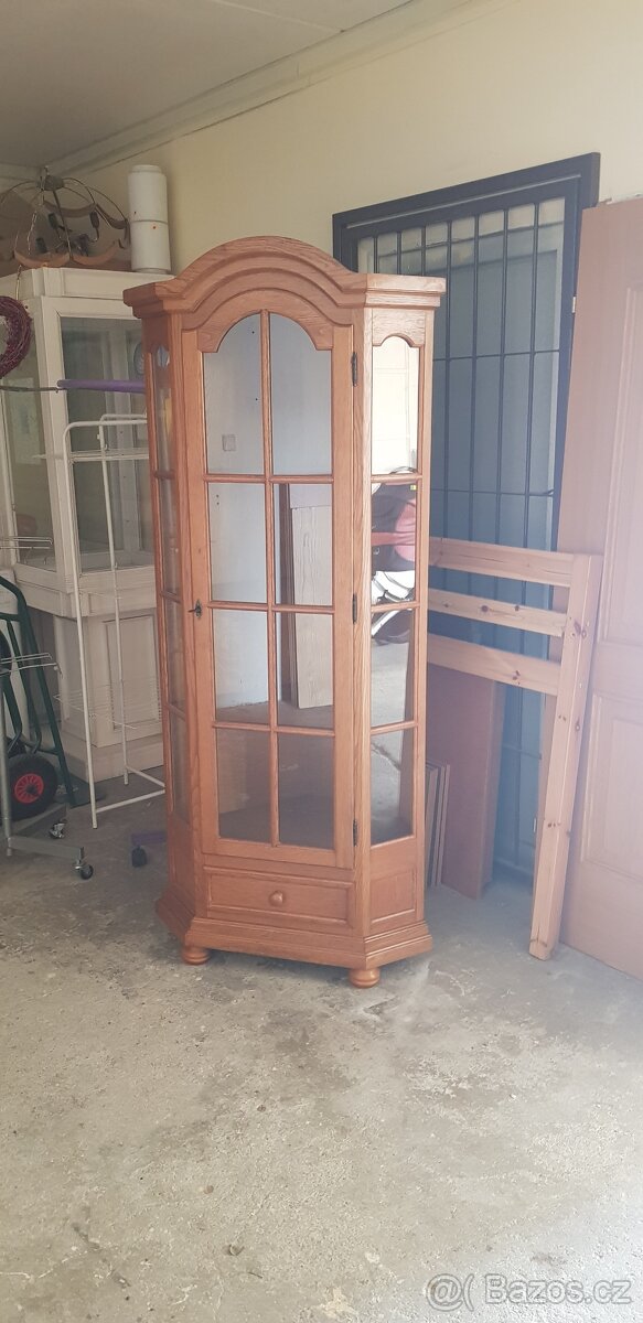 PRODÀM DVĔ PROSKLENÈ ROHOVÈ VITRÌNY MASÌVNÌ BOROVICE A DUB - 2