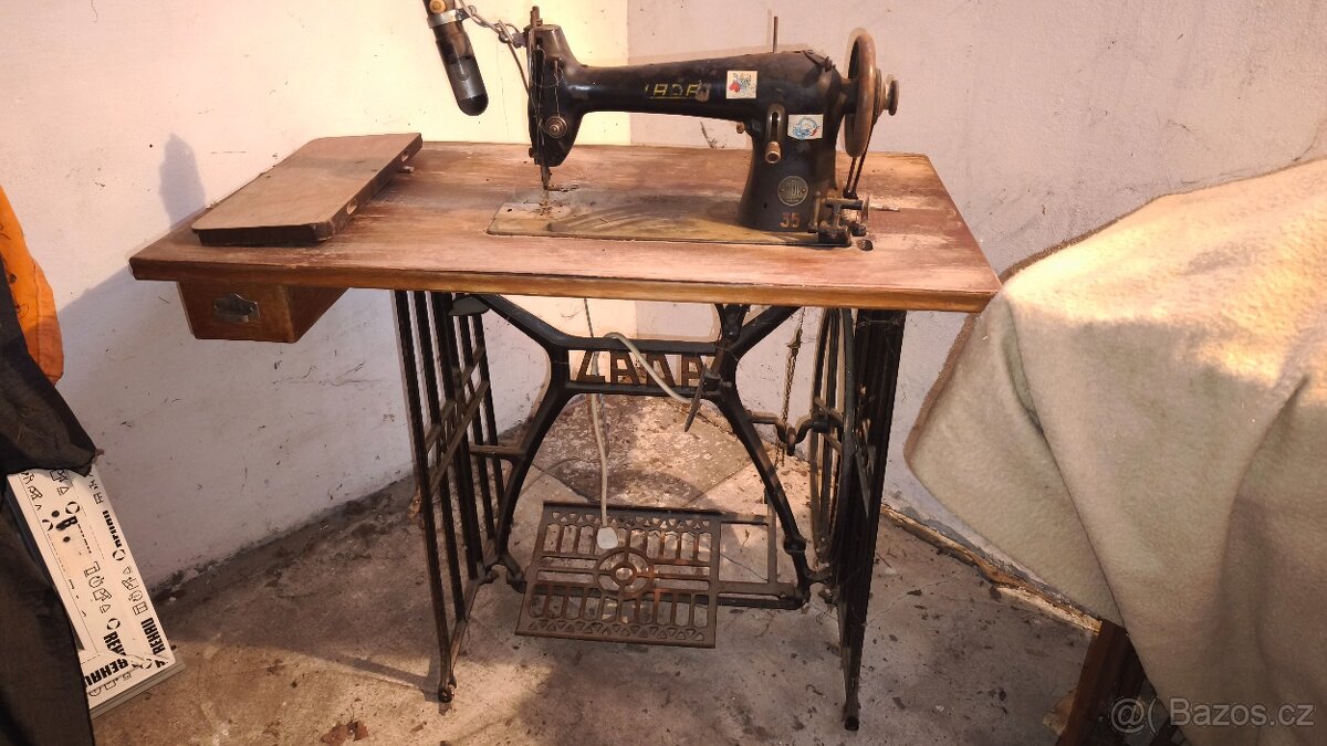 Prodám šicí stroj - 2