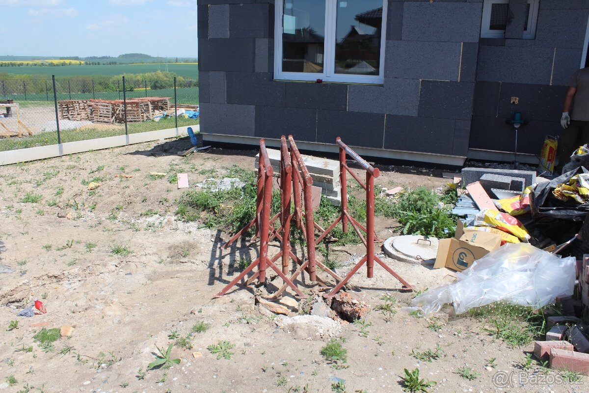 Prodám lešenářské kozy šířky 140 cm - 2