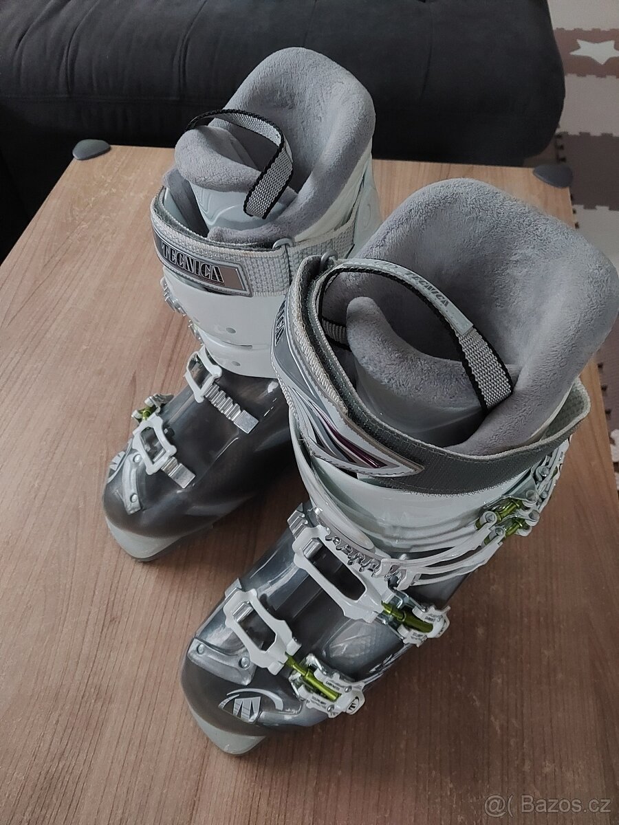 DÁMSKÉ LYŽÁKY TECNICA 245 - 2