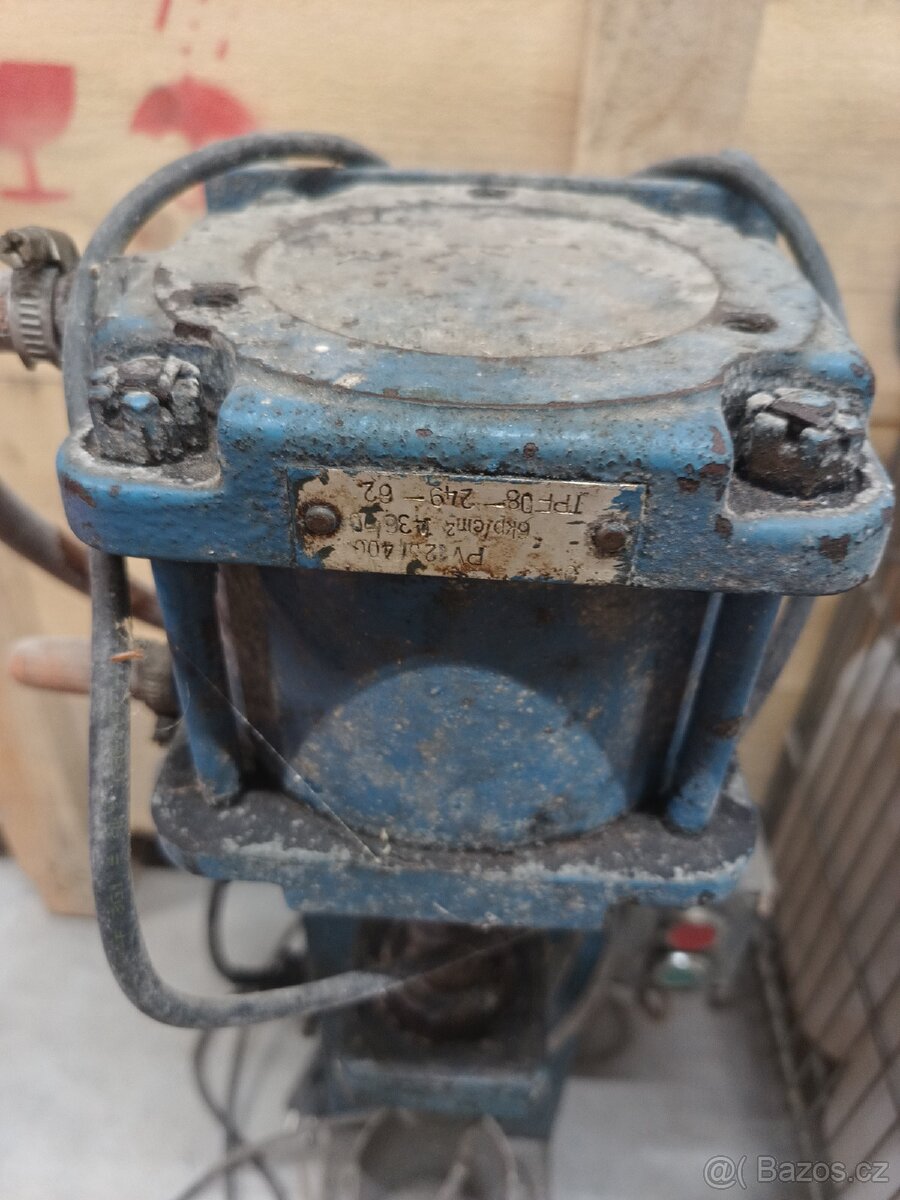 Pneumatická zátkovačka - 2