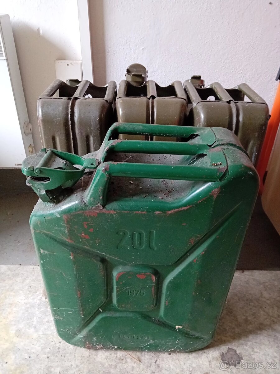 Vojenské kanystry 20L - 2