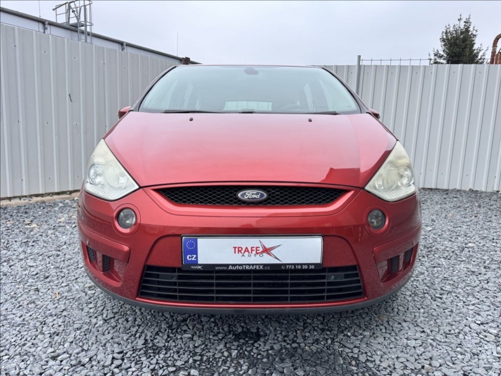 Prodáme Ford S-MAX 2,0 TDCi,96kW,7míst,tažné - 2