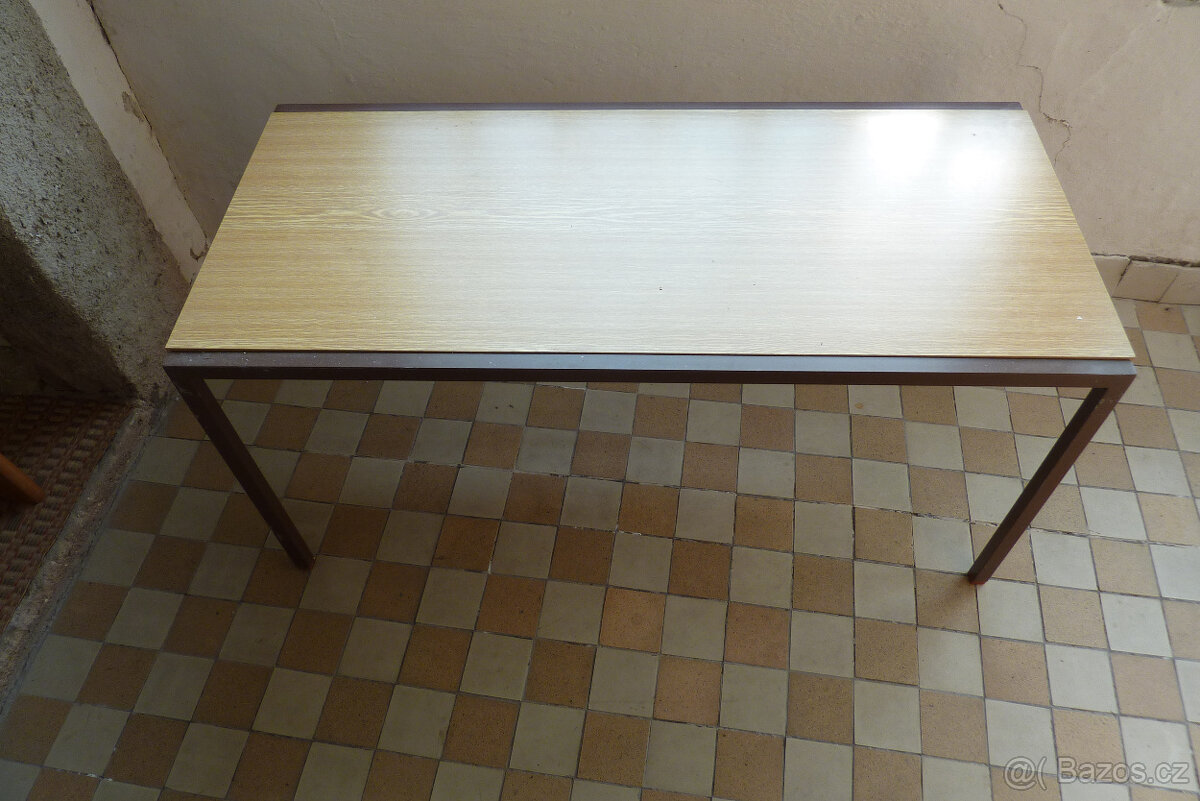 Konferenční stolek - 2