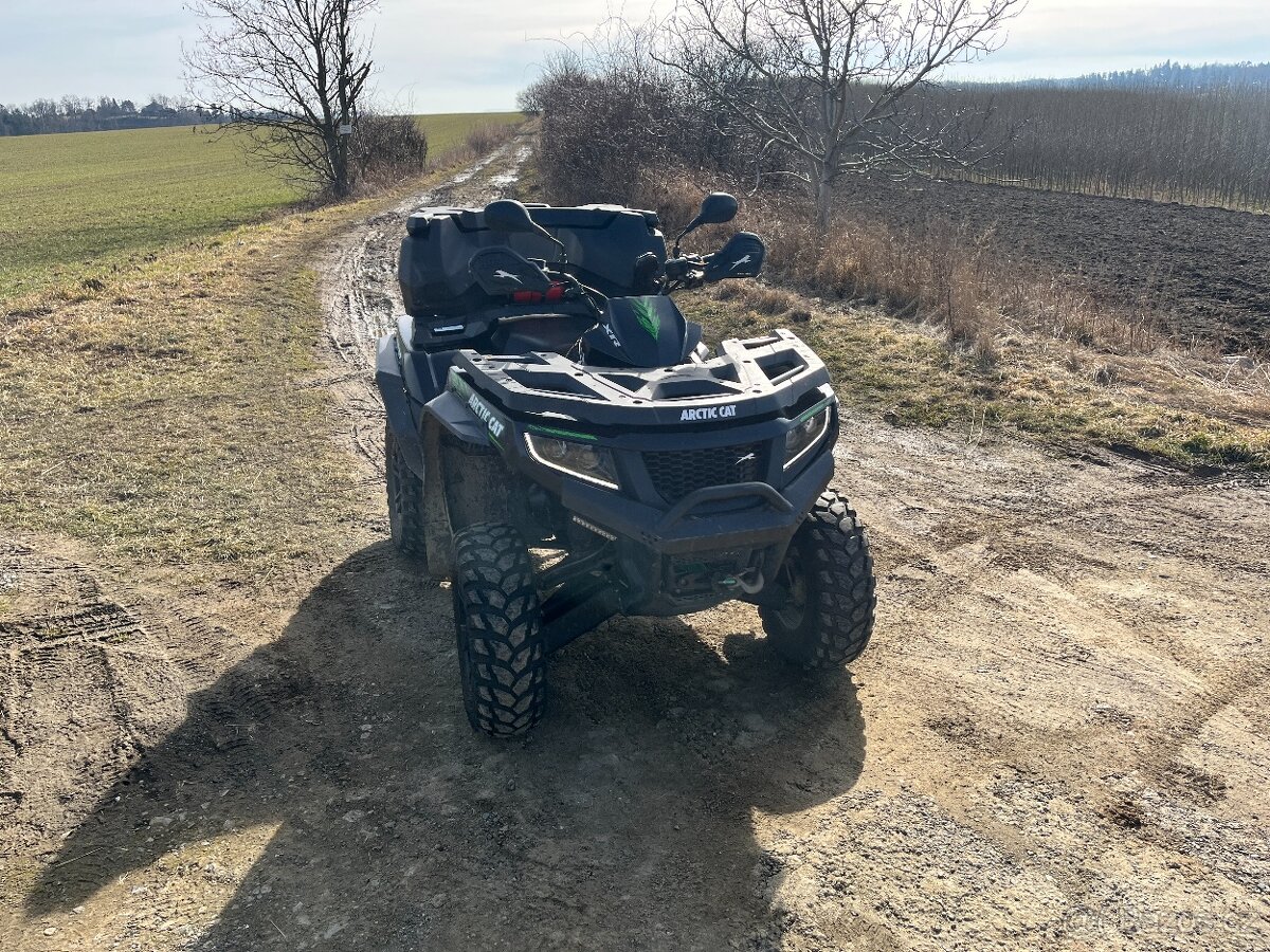 čtyřkolka Arctic cat