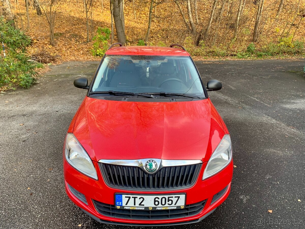 škoda fabia 1.4 16V kombi 113tkm,2011,serviska krásná - 2