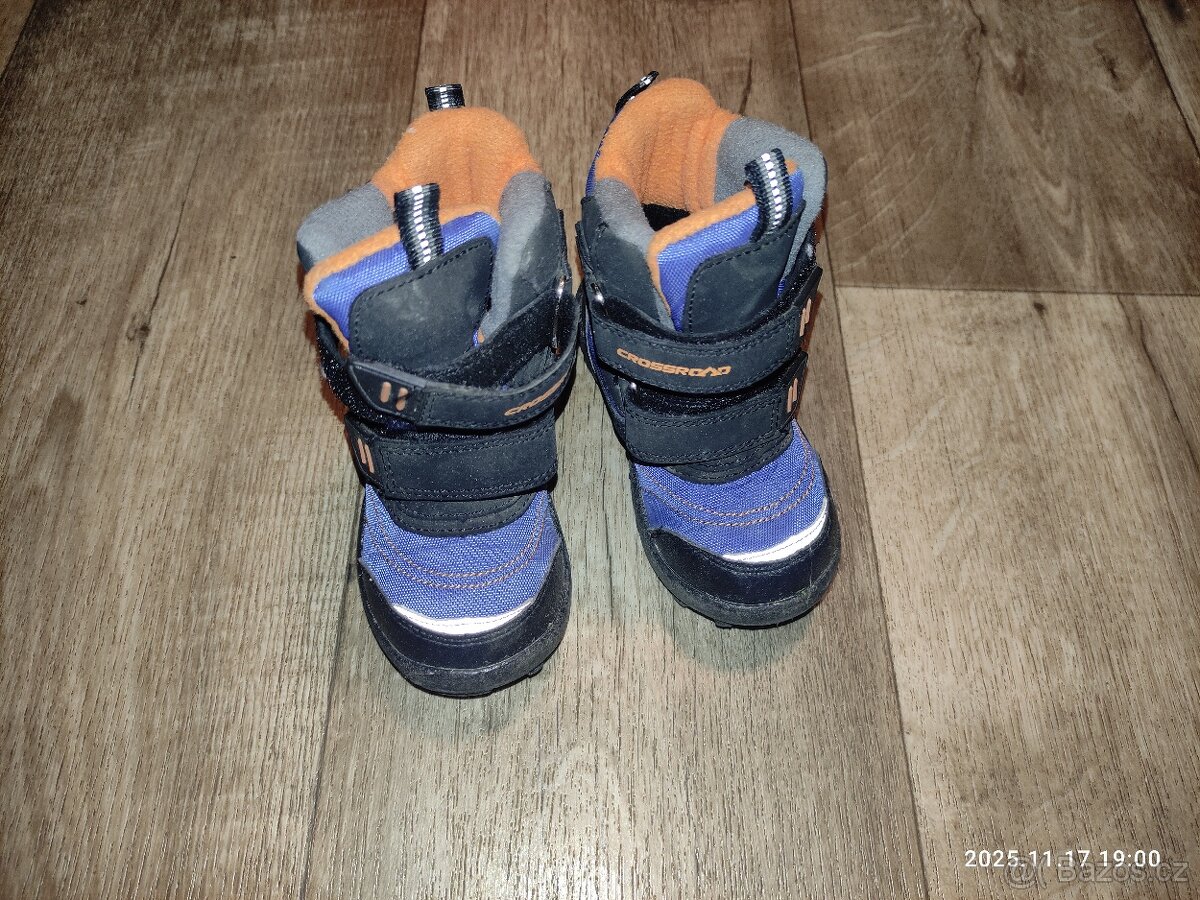 Prodám chlapecké boty vel 21-23 - 2