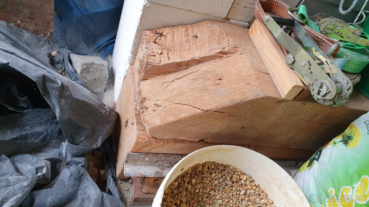 Staré dřevěné trámy 20 x 26 cm, délka 360 cm - 2