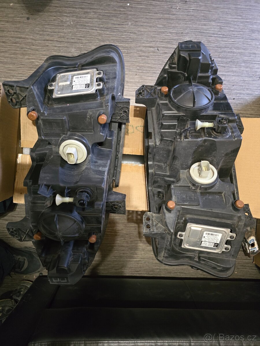 Přední originál světla Dodge Charger HID - 2