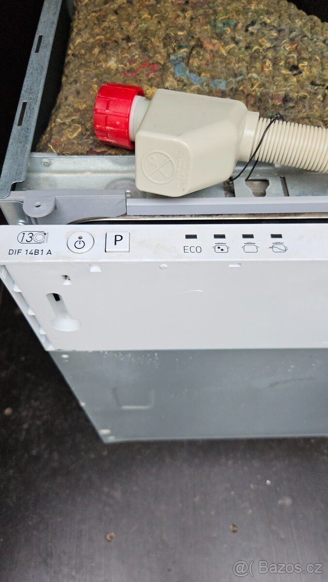 Prodám myčku Indesit DIF 14B1 A - 2