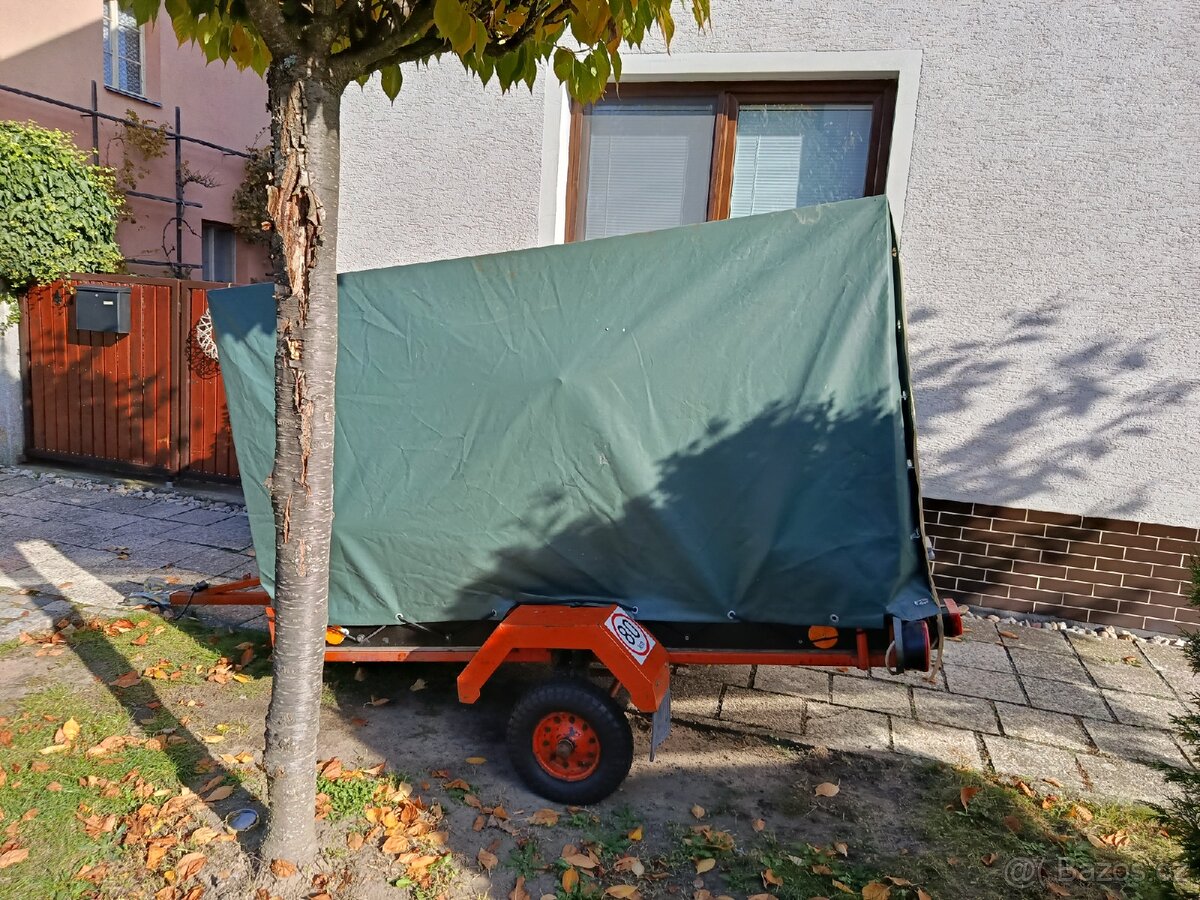 Přívěsný vozík s plachtou STK 10/29 - 2