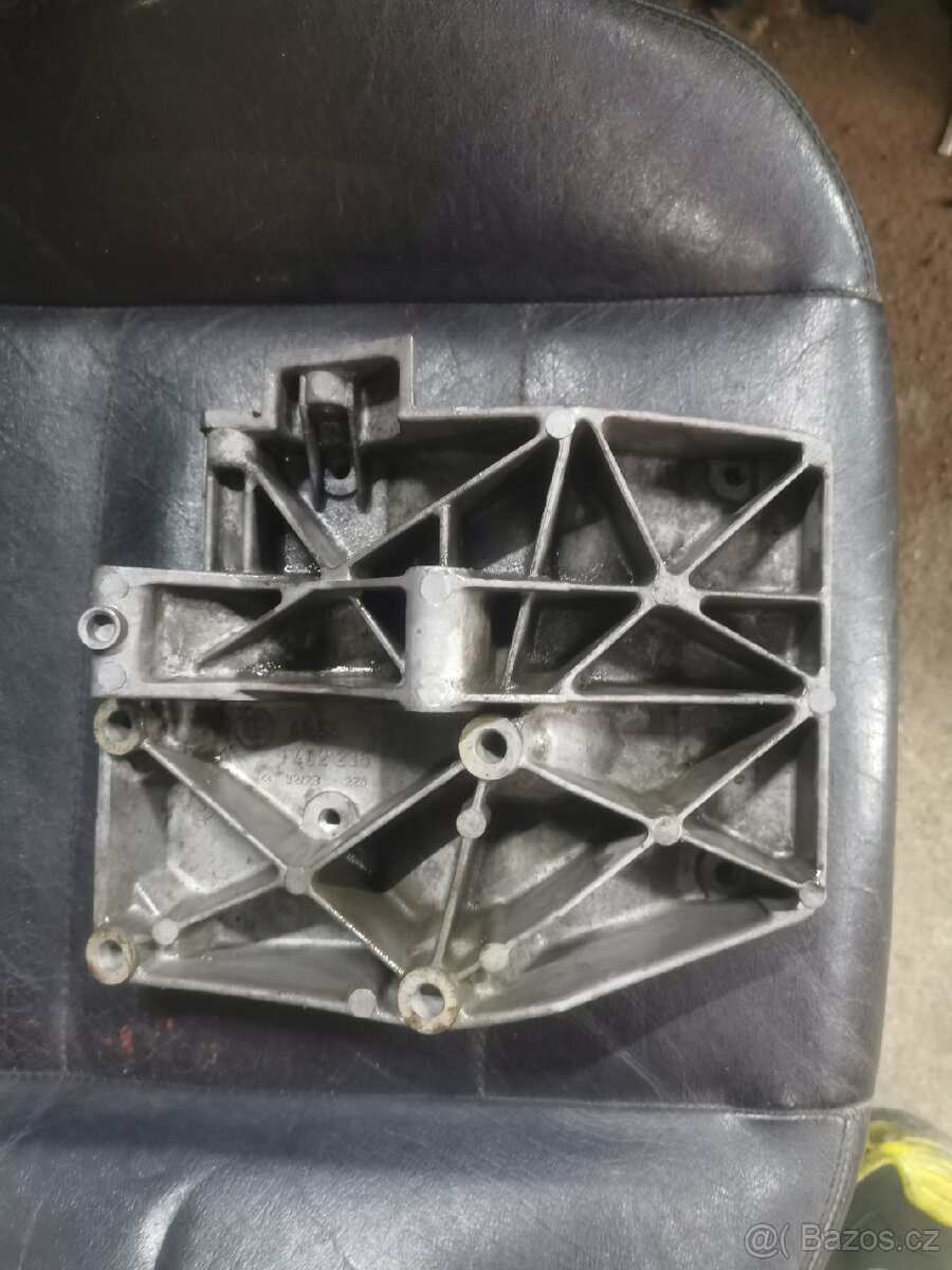 Držák klima kompresoru bmw M3 - 2