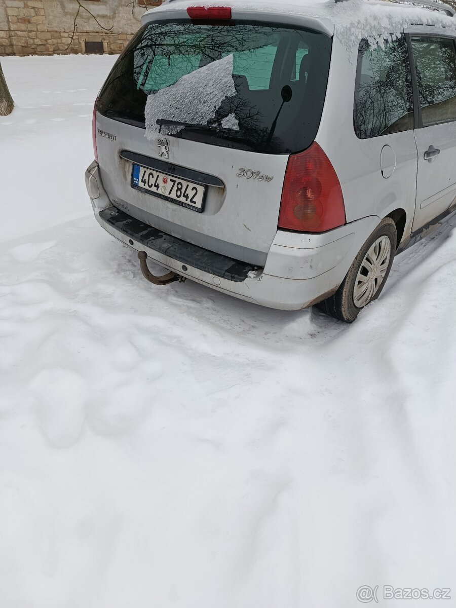 Osobní automobil Peugeot - 2