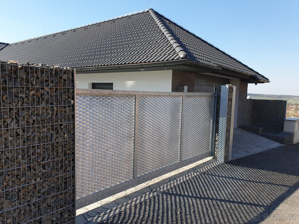 Zámečník / zedník / montážník. - 2