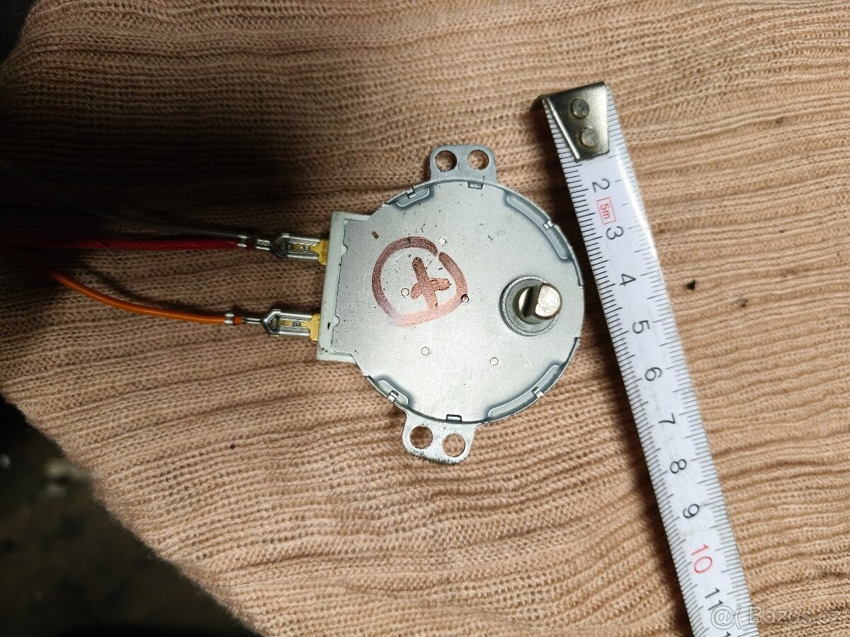 Motorek na 230V -5ot/min - 2