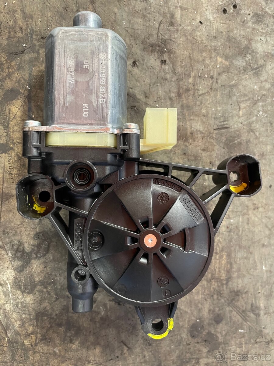 5Q0959802B Motorek okna Superb 3 - 2
