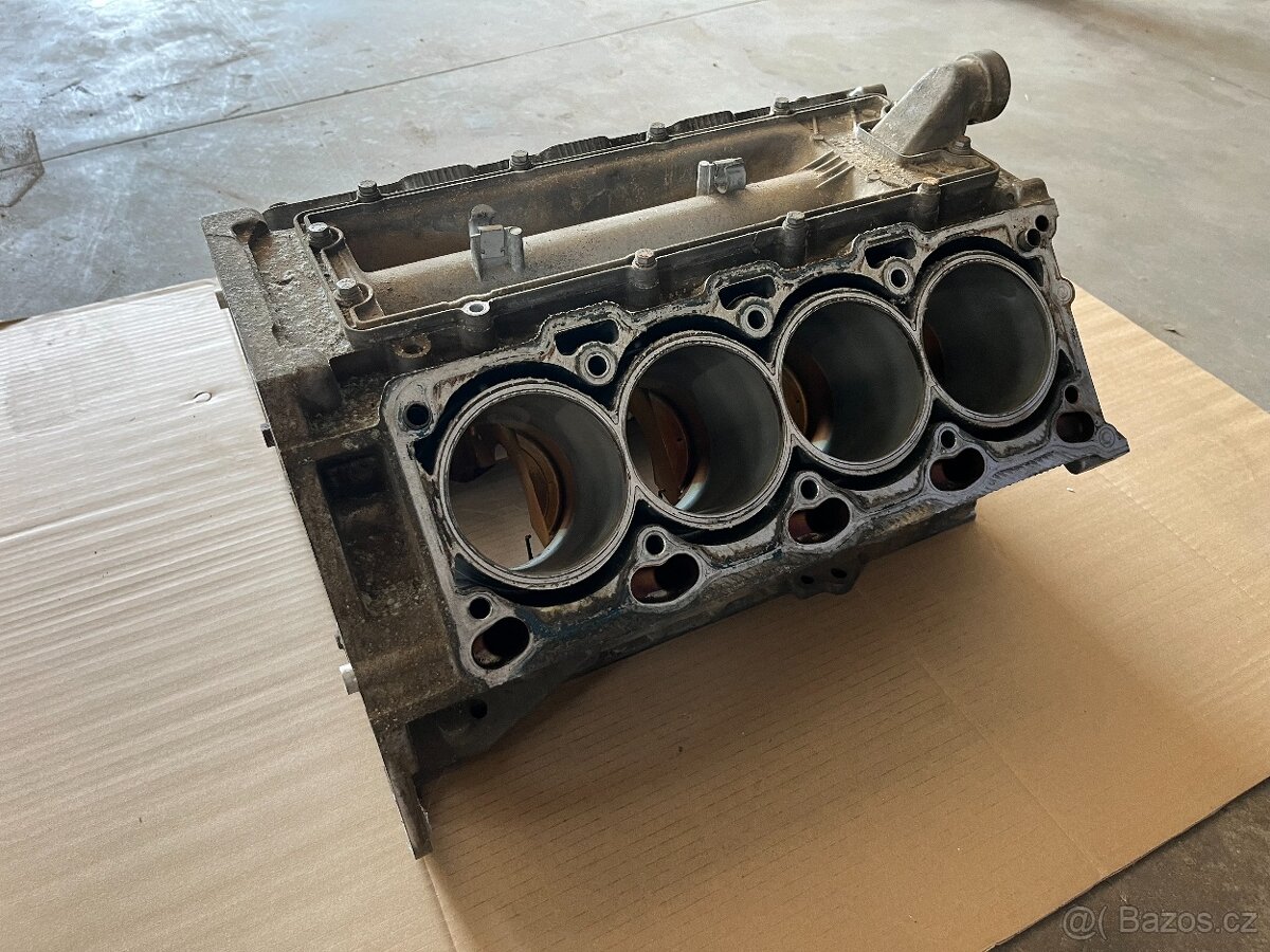 Blok motoru z BMW X5 4.8 IS e53 - 2