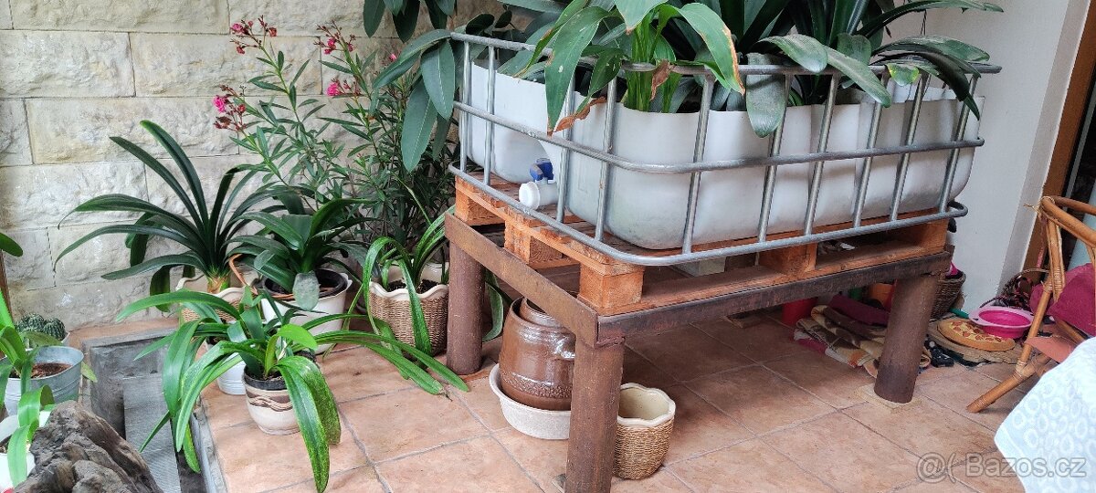 Podstavec, stojan pod - 2