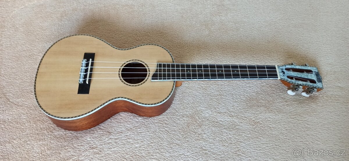 Predam ukulele MAHALO MP3. - 2