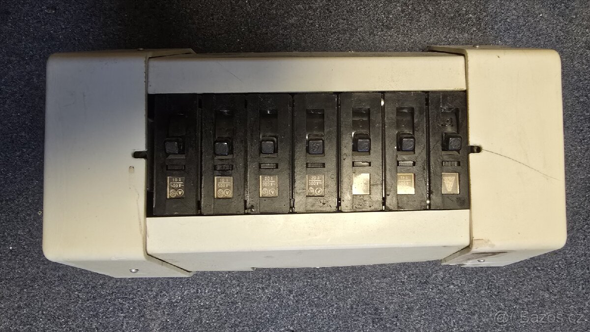 Jističe 2x10A 2x20A 16A - 2