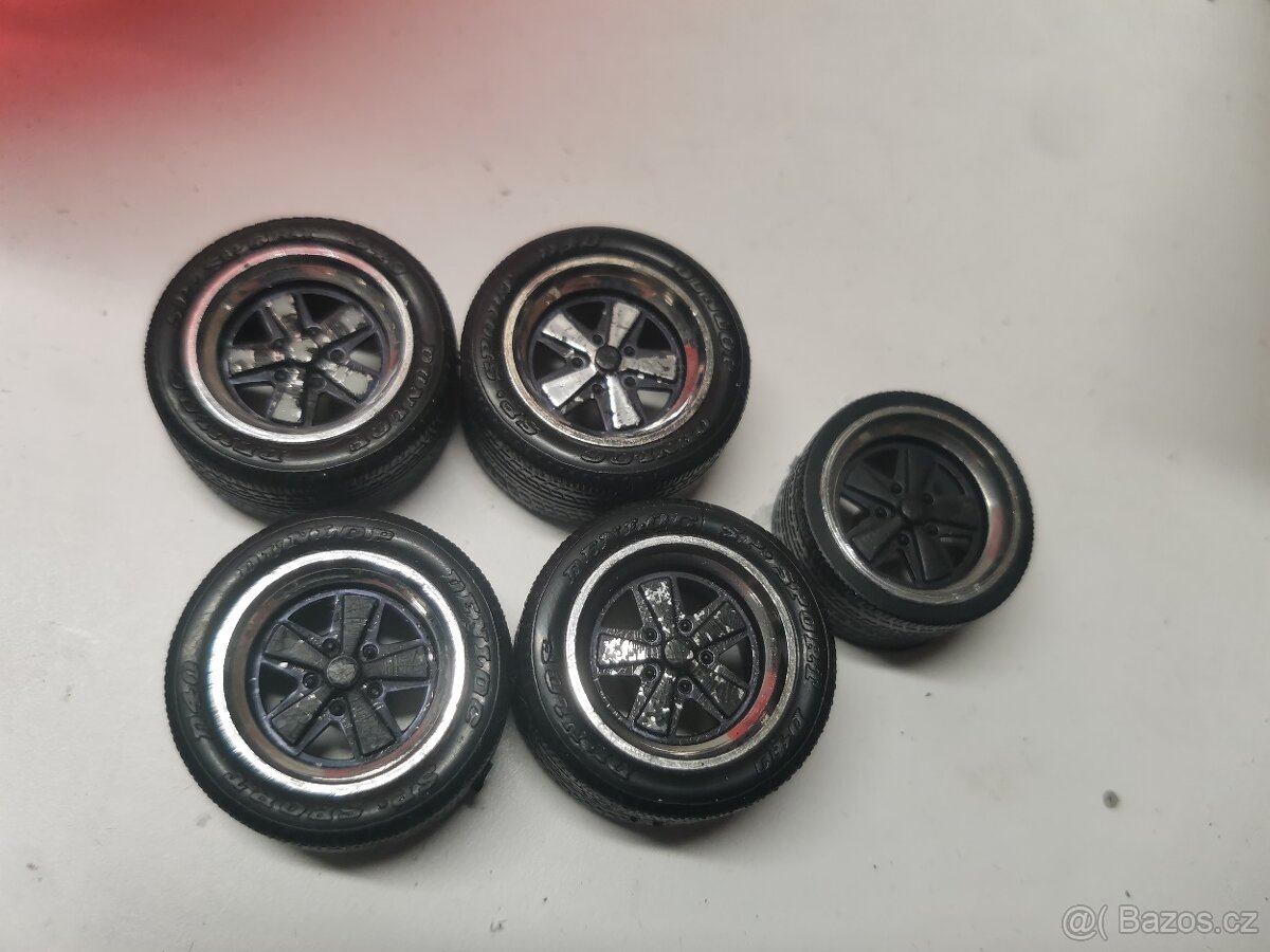 Porsche 911 Speedster Maisto 1:18 kola - 2