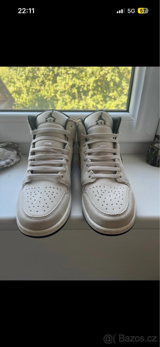 Boty Air Jordan 1Mid SE - 2