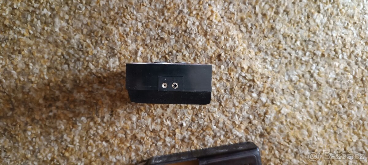 Přenosné tranzistorové rádio Quartz 404 - 2