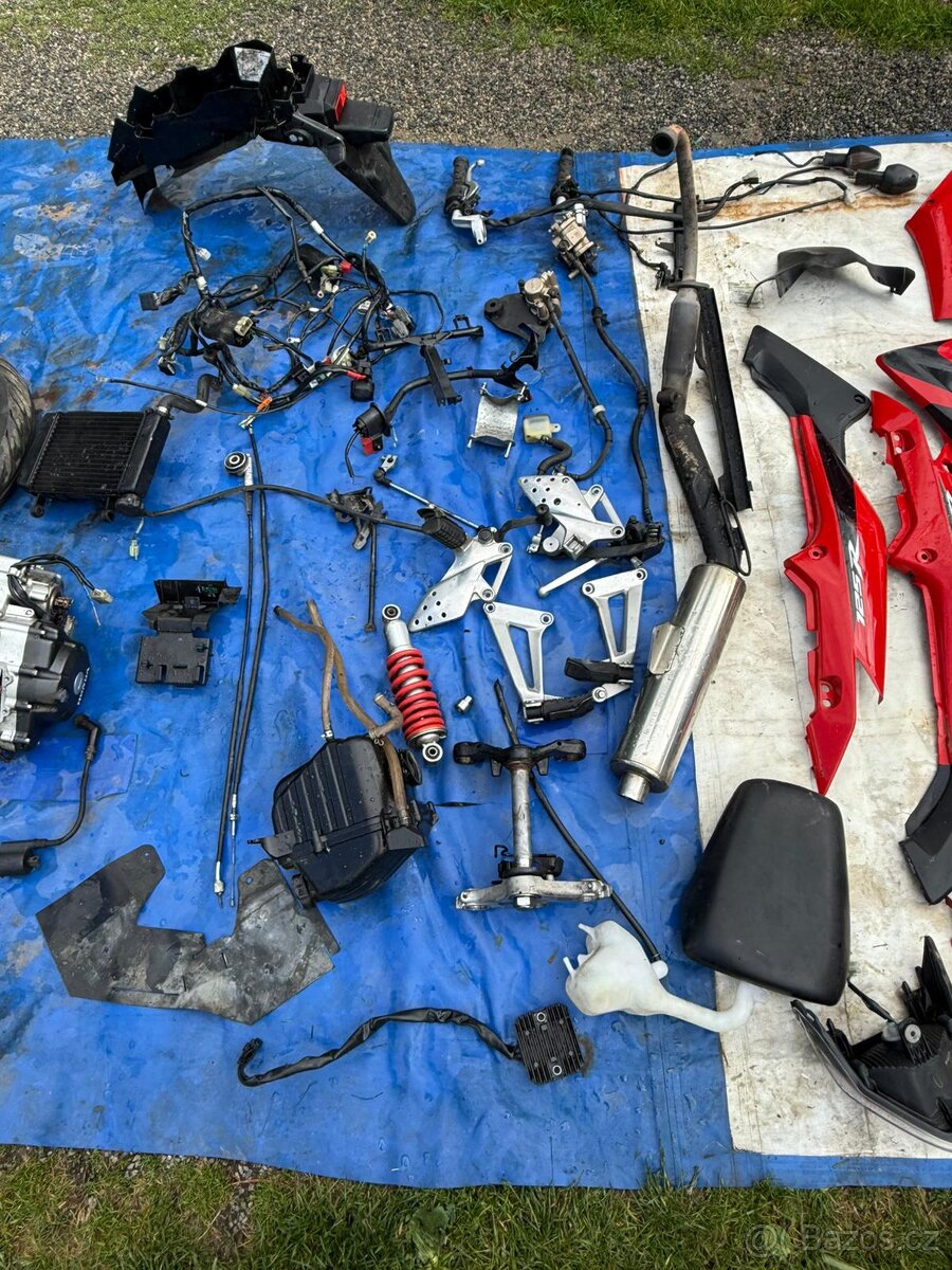 Honda CBR 125 - díly - 2