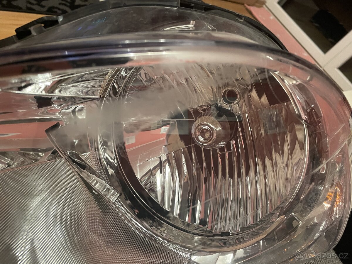 Pravý přední světlomet a mlhové světlo HYUNDAI i20 2008-2012 - 2