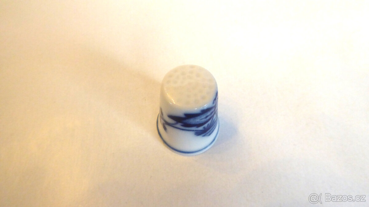 T007a_ Náprstek, cibulák, porcelán, retro - 2