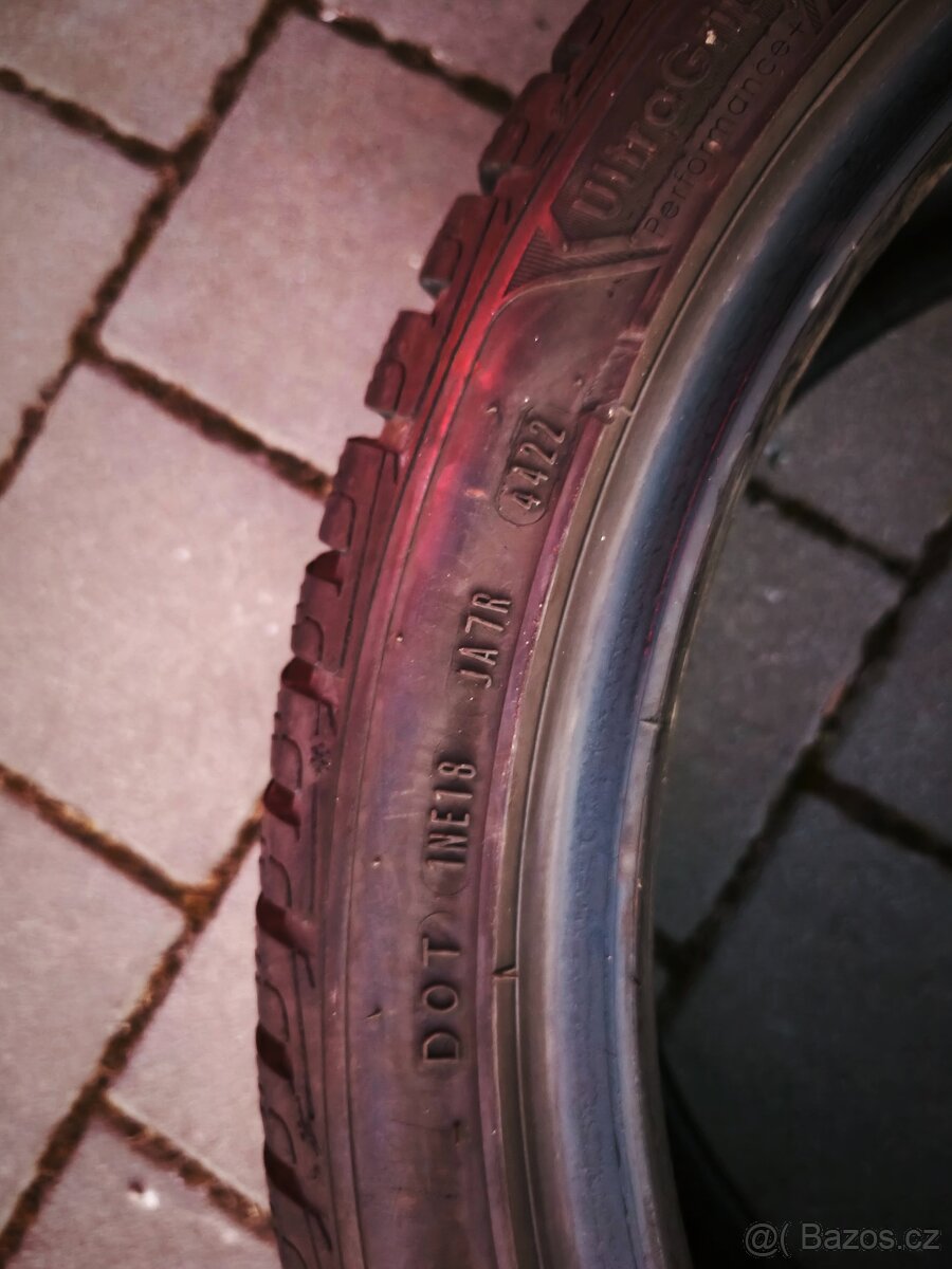 Zimní pneu GoodYear UltraGrip 235/40R19 - 2