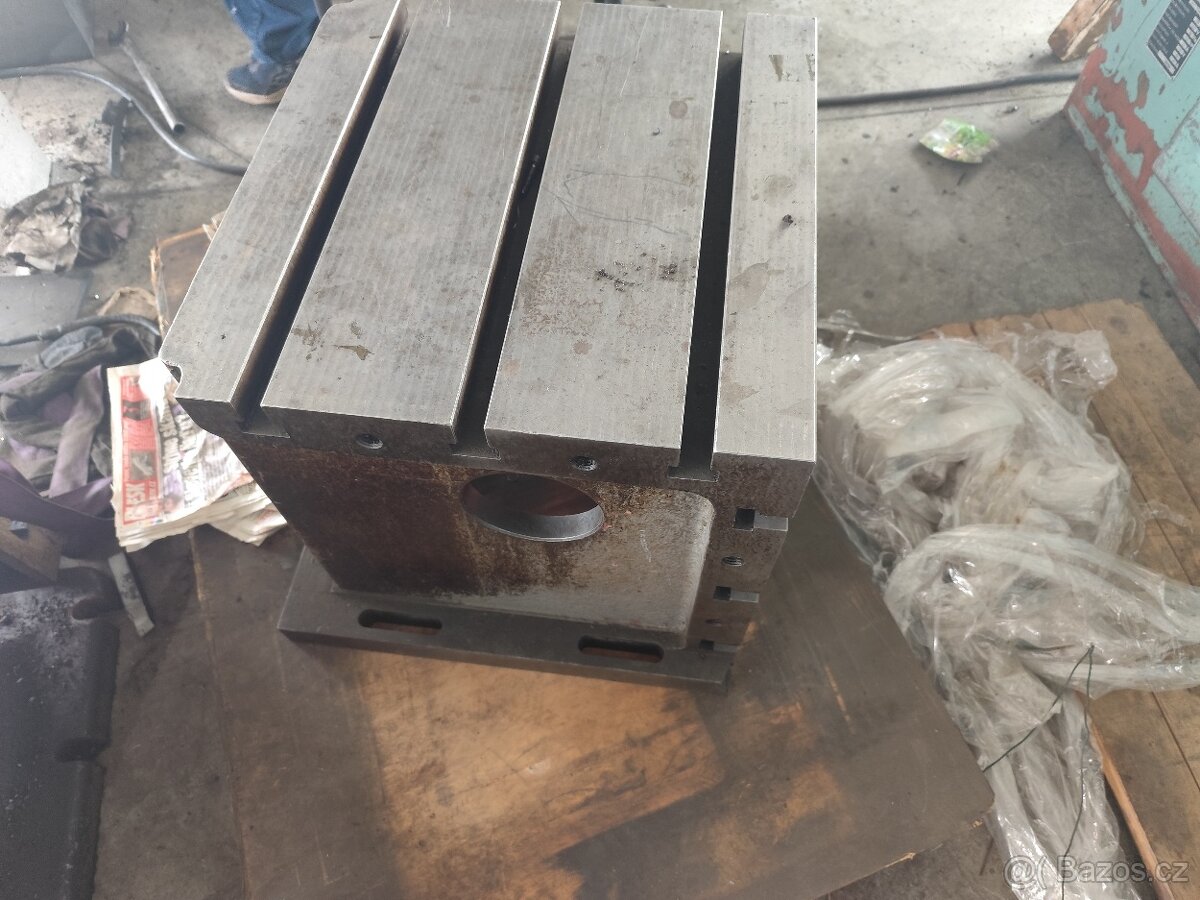 montážní, litinová kostka - 2