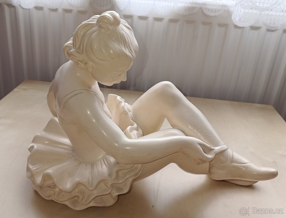 Keramická soška baletky - 2